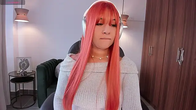 DANDARA THOM online show from September 17, 7:26 pm