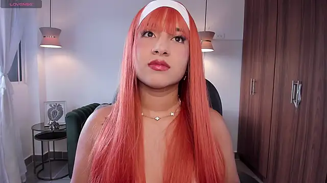 DANDARA THOM online show from September 19, 7:25 pm