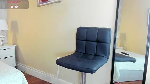 isabella milf  online show from September 25, 7:06 pm