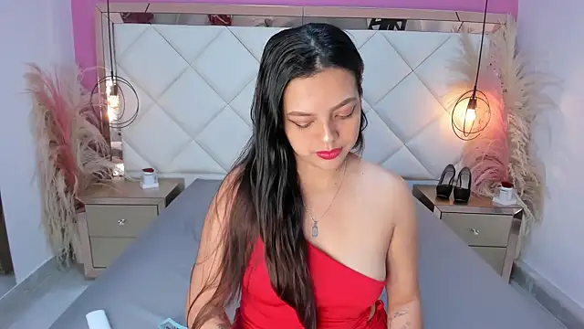 Lucianaa Collins online show from October 3, 12:13 pm