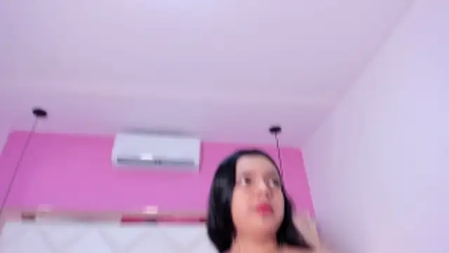 Lucianaa Collins online show from October 31, 12:06 pm