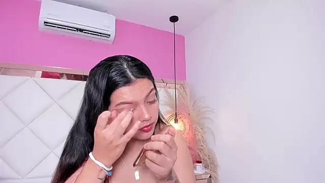 Lucianaa Collins online show from November 6, 12:50 pm