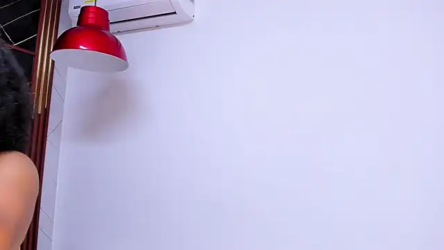 Snapshot of HannyThompson chatting on October 12, 12:26 pm HannyThompson online show from October 12, 12:26 pm