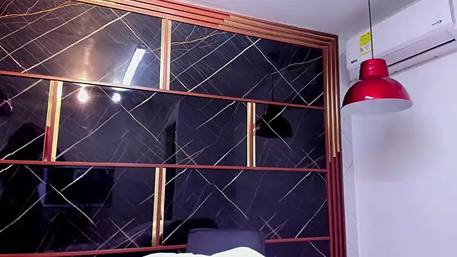 Snapshot of HannyThompson chatting on October 19, 12:39 pm HannyThompson online show from October 19, 12:39 pm