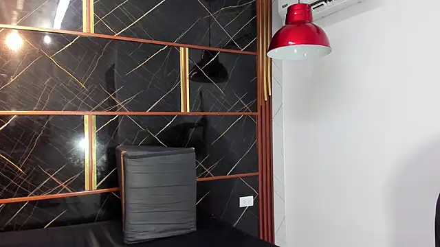 Snapshot of HannyThompson chatting on October 22, 6:40 pm HannyThompson online show from October 22, 6:40 pm