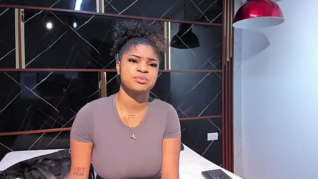 Snapshot of HannyThompson chatting on November 5, 12:27 pm HannyThompson online show from November 5, 12:27 pm