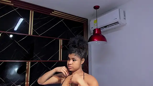 Snapshot of HannyThompson chatting on November 9, 12:25 pm HannyThompson online show from November 9, 12:25 pm