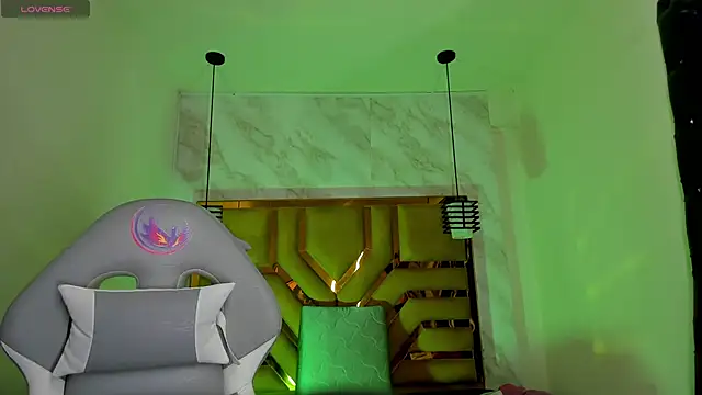 Luciifeer  online show from October 25, 6:57 pm