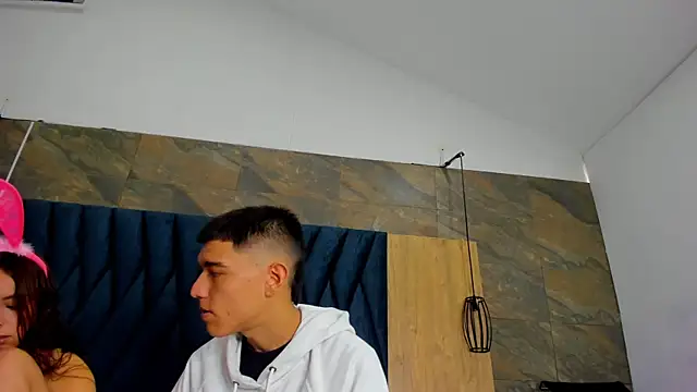 Snapshot of Emma_Valencia_001 chatting on October 11, 7:23 pm Emma Valencia 001 online show from October 11, 7:23 pm