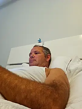 cubanitofeliz40 online show from October 2, 9:00 pm