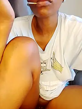 Snapshot of SeffieLucy chatting on November 22, 4:11 am SeffieLucy online show from November 22, 4:11 am