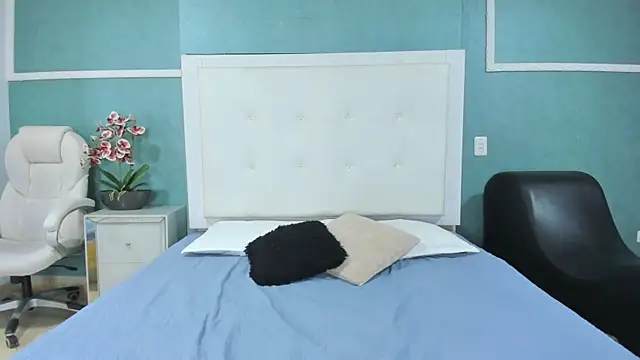 ania gomez online show from December 2, 9:43 pm