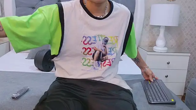 ZoeKrug online show from September 27, 12:10 pm