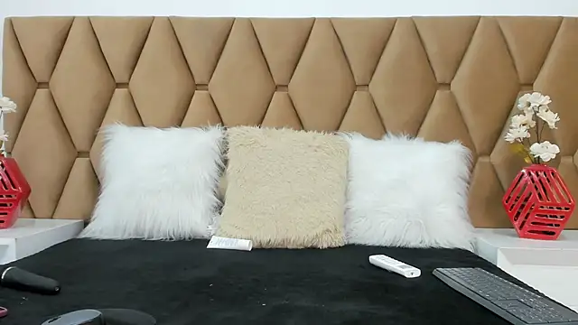 Snapshot of GiaAndretti chatting on October 18, 12:50 pm GiaAndretti online show from October 18, 12:50 pm