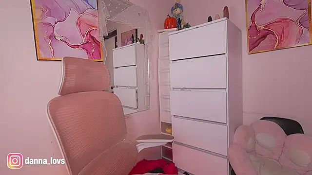 Dannaa Lovs online show from October 24, 5:31 pm