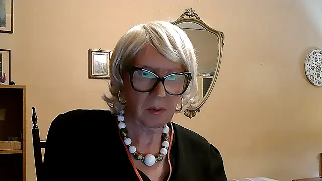 Snapshot of ROBY_SWEETHOT chatting on September 29, 11:09 pm ROBY SWEETHOT online show from September 29, 11:09 pm