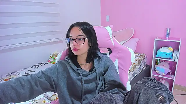 alexaa fox online show from November 12, 5:41 am