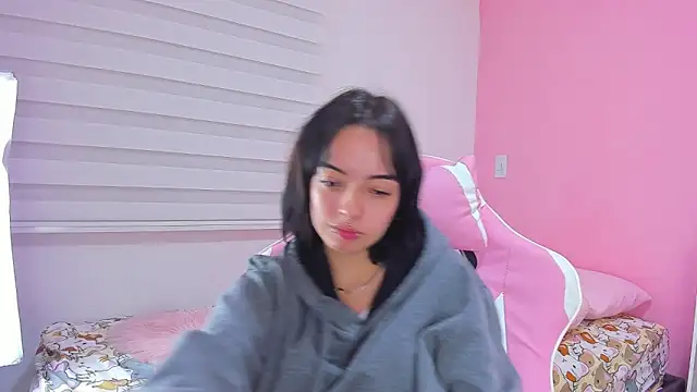 alexaa fox online show from December 19, 5:03 am