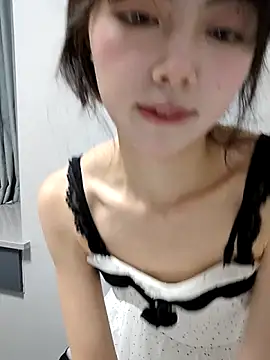 xuannv0000 online show from November 1, 10:39 am