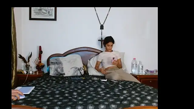 Snapshot of yenami chatting on October 23, 6:23 am yenami online show from October 23, 6:23 am