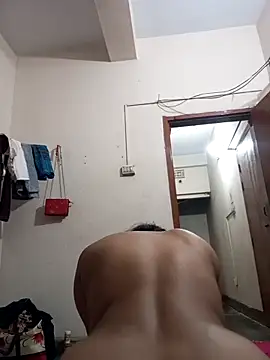 Hotty-couple063 online show from September 13, 7:13 pm