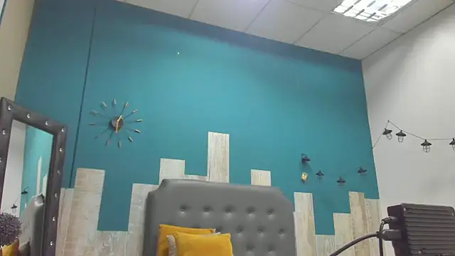 Ian1  online show from November 12, 12:05 pm