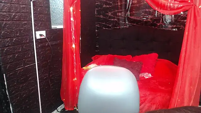 Snapshot of mia_778 chatting on September 18, 1:24 pm mia 778 online show from September 18, 1:24 pm