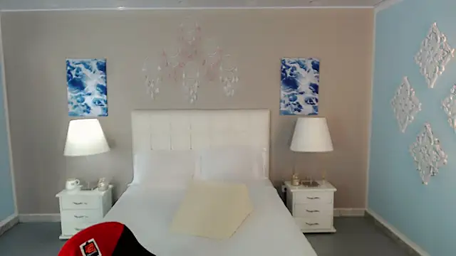 maddissonivanova online show from October 12, 7:13 pm