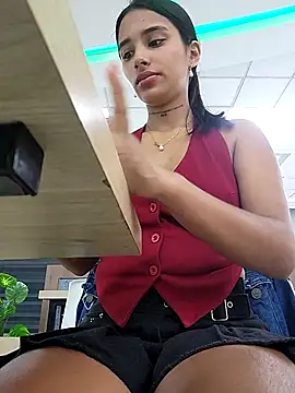 Lorena Mcfly online show from September 19, 1:45 pm