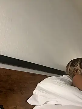 Snapshot of iriebusty chatting on November 9, 5:33 pm iriebusty online show from November 9, 5:33 pm