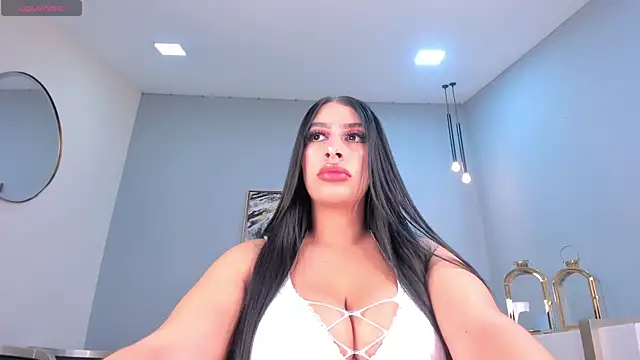 LeahLombardi  online show from October 13, 7:03 pm