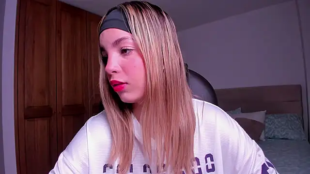 jana parissi online show from October 3, 7:22 pm