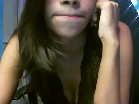 Snapshot of RENUKA_RAJPUT chatting on October 12, 6:18 pm RENUKA RAJPUT online show from October 12, 6:18 pm