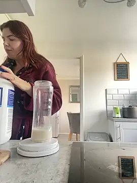 jasminebrooksx online show from October 27, 9:35 am