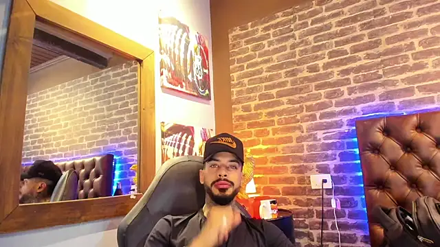 VinzenzRizzo online show from October 29, 4:15 am