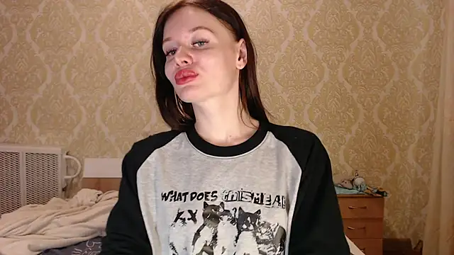 Kitkaat00 online show from October 3, 3:20 pm