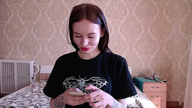 Kitkaat00 online show from October 18, 9:21 am