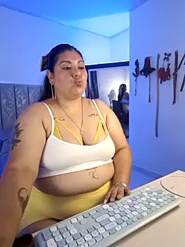 AndreaKinky online show from October 12, 8:02 am