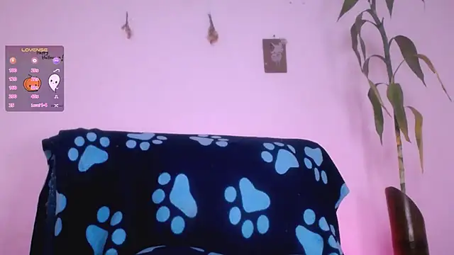 Snapshot of Nocturnawitch chatting on October 3, 2:47 pm Nocturnawitch online show from October 3, 2:47 pm