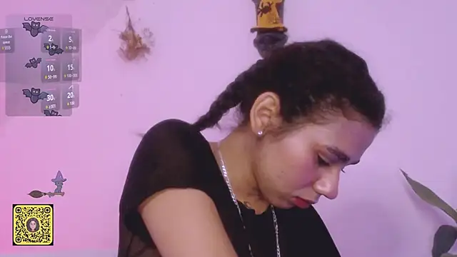 Snapshot of Nocturnawitch chatting on October 14, 1:39 am Nocturnawitch online show from October 14, 1:39 am