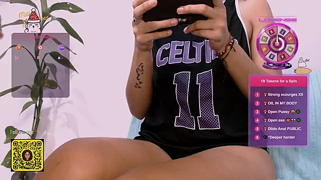 Snapshot of Nocturnawitch chatting on November 6, 3:02 pm Nocturnawitch online show from November 6, 3:02 pm