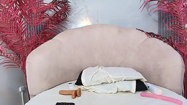 MayaBaker online show from October 21, 11:49 pm