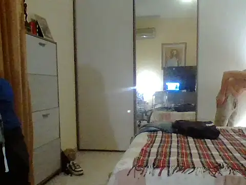 Snapshot of KalendaXL chatting on November 17, 7:08 pm KalendaXL online show from November 17, 7:08 pm