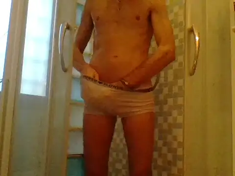 Snapshot of KalendaXL chatting on December 1, 2:44 pm KalendaXL online show from December 1, 2:44 pm