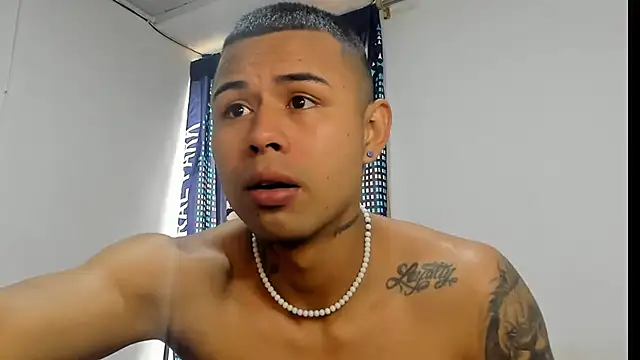  Logan Colton  online show from November 13, 8:52 pm