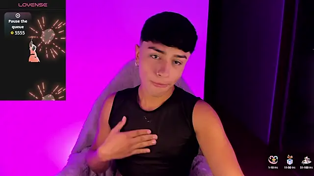 Snapshot of Matheewx_m chatting on September 12, 1:28 am Matheewx m online show from September 12, 1:28 am