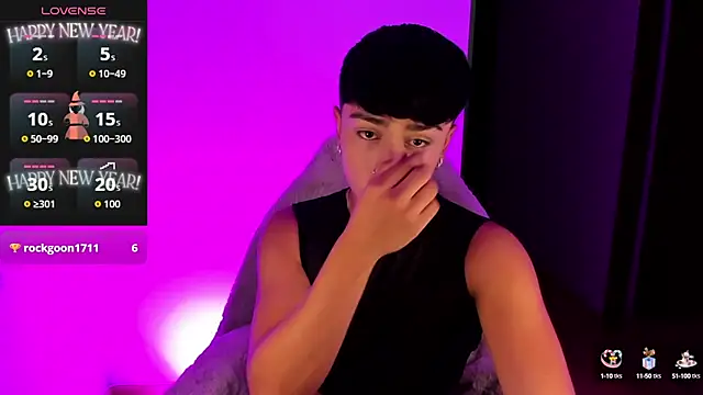 Snapshot of Matheewx_m chatting on October 10, 2:43 am Matheewx m online show from October 10, 2:43 am