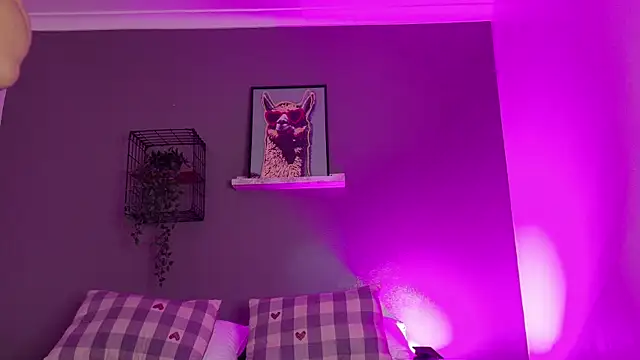 Snapshot of Taylorsmitth_ chatting on November 25, 12:05 pm Taylorsmitth online show from November 25, 12:05 pm