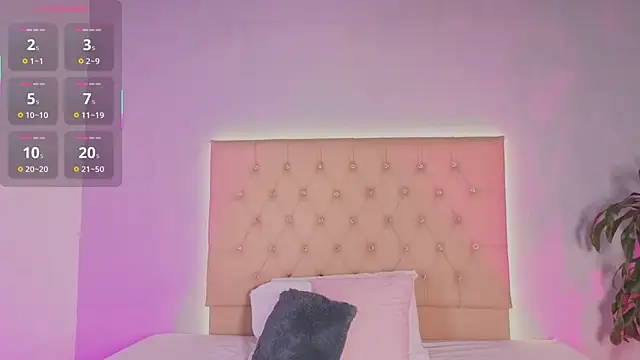 Zafiro  Brown online show from November 25, 12:05 pm