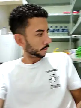 Snapshot of Saraiva2002 chatting on October 9, 1:53 pm Saraiva2002 online show from October 9, 1:53 pm